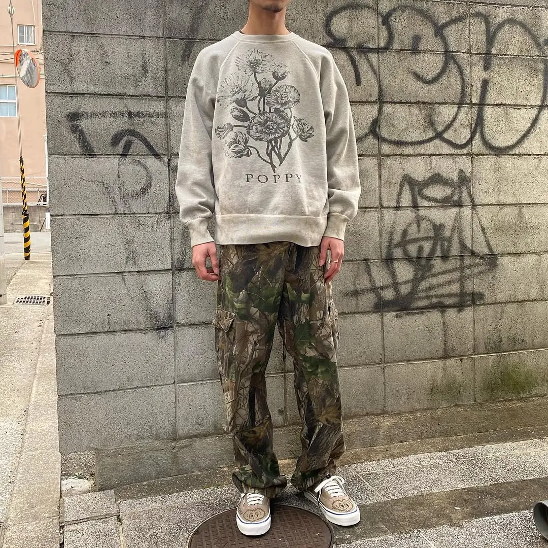 SAINT Mxxxxxx 'FLOWER' CREW NECK SWEAT SHIRTS Floral Distressed Retro Sweatshirt Distressed Gray S-XL Big Factory Four-needle Six-Thread Boneless Stitching Process/Original Horn Sleeve Version Top Printing Process Authentic Level Re-Engraving Garment Washing and Distressing/Hand-worn Graffiti Treatment Original Consistent Fruit Label/Little Angel Anti-Counterfeiting Label